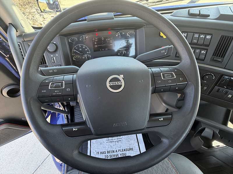 2024 Volvo VNR 640 — photo 15