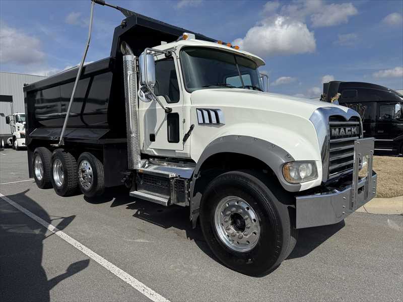 2020 Mack Granite — photo 2