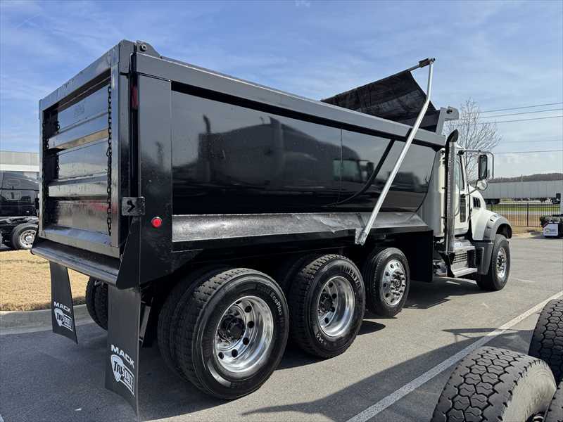 2020 Mack Granite — photo 3