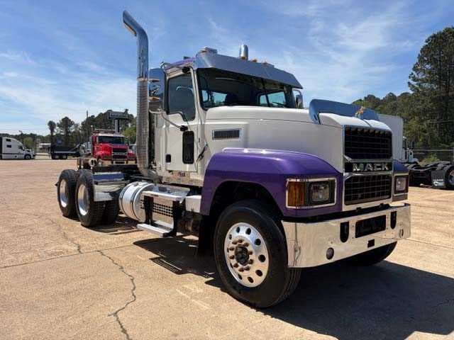 2021 Mack Pinnacle — photo 7