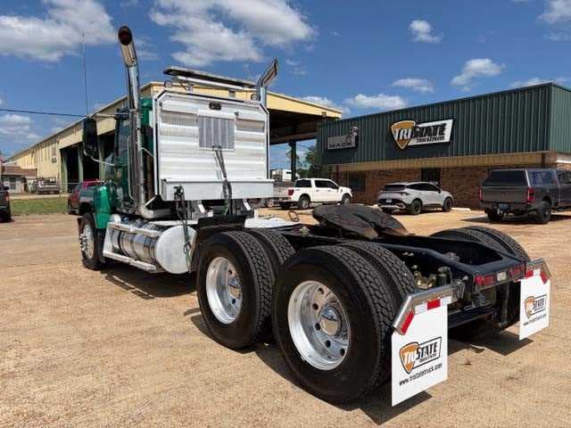 2025 Mack Pinnacle — photo 3