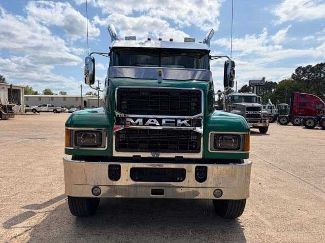 2025 Mack Pinnacle — photo 8