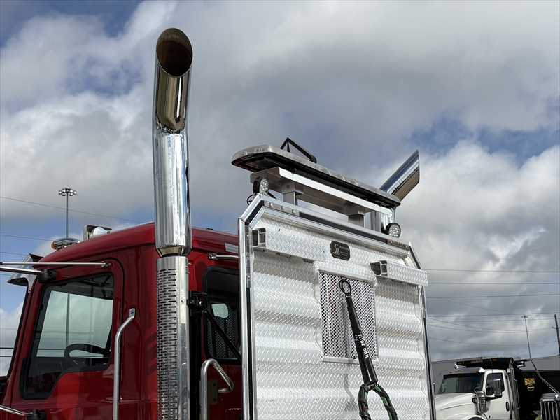 2025 Mack Pinnacle — photo 9