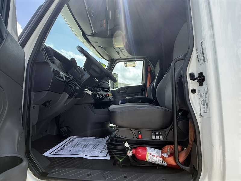 2021 International LT — photo 12