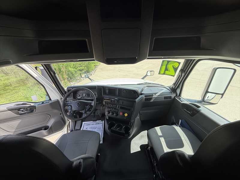 2021 International LT — photo 13