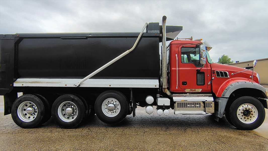 2020 Mack Granite — photo 2