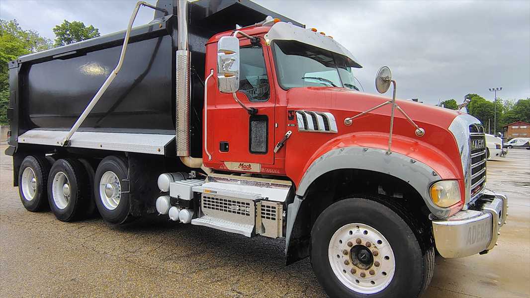 2020 Mack Granite — photo 3