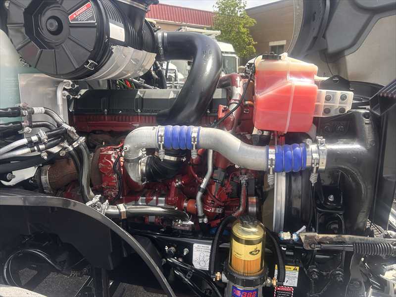 2021 Mack Anthem — photo 9