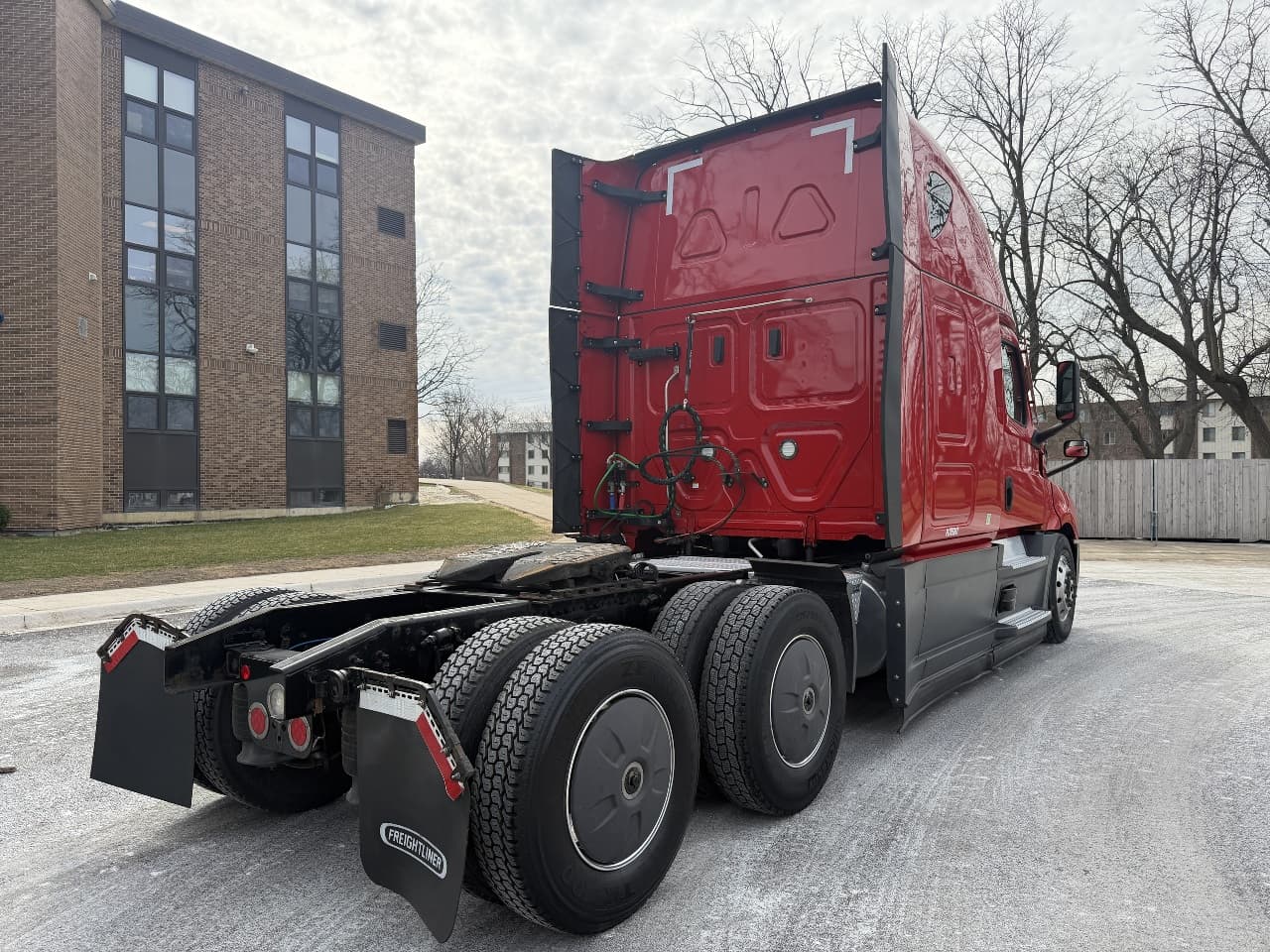 2023 Freightliner Cascadia — photo 4