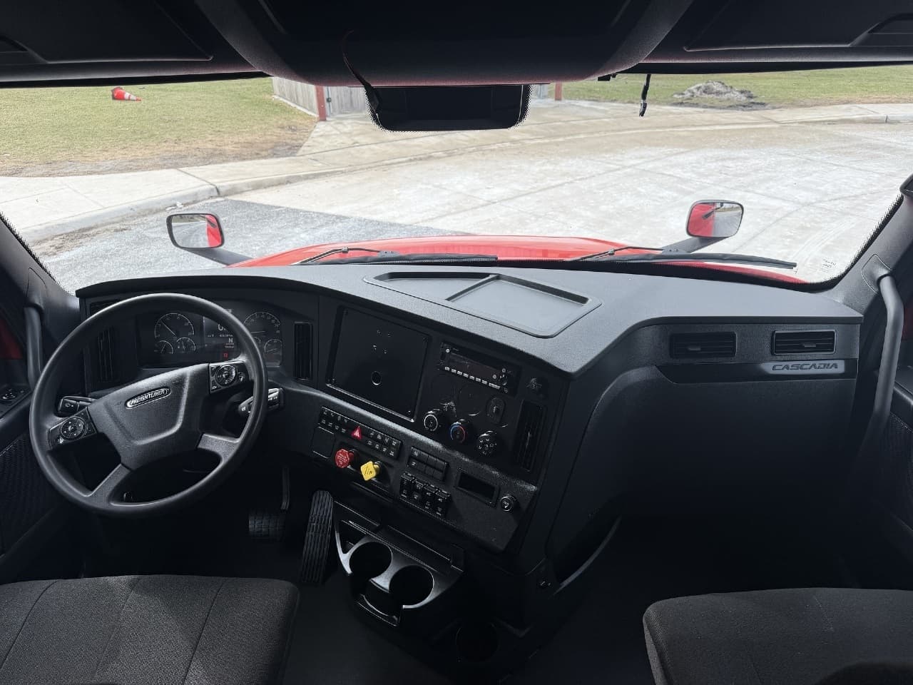 2023 Freightliner Cascadia — photo 12