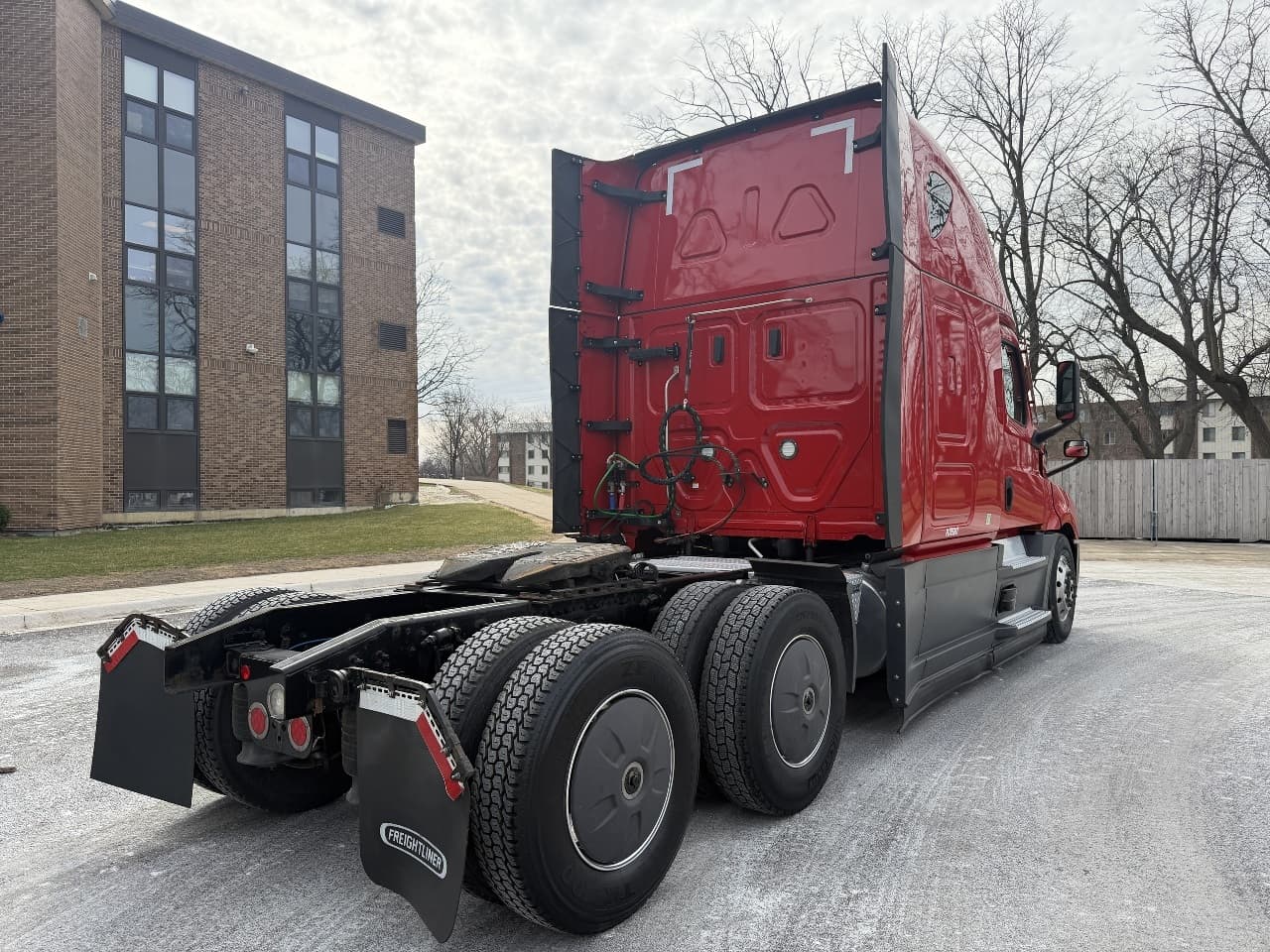 2023 Freightliner Cascadia — photo 4