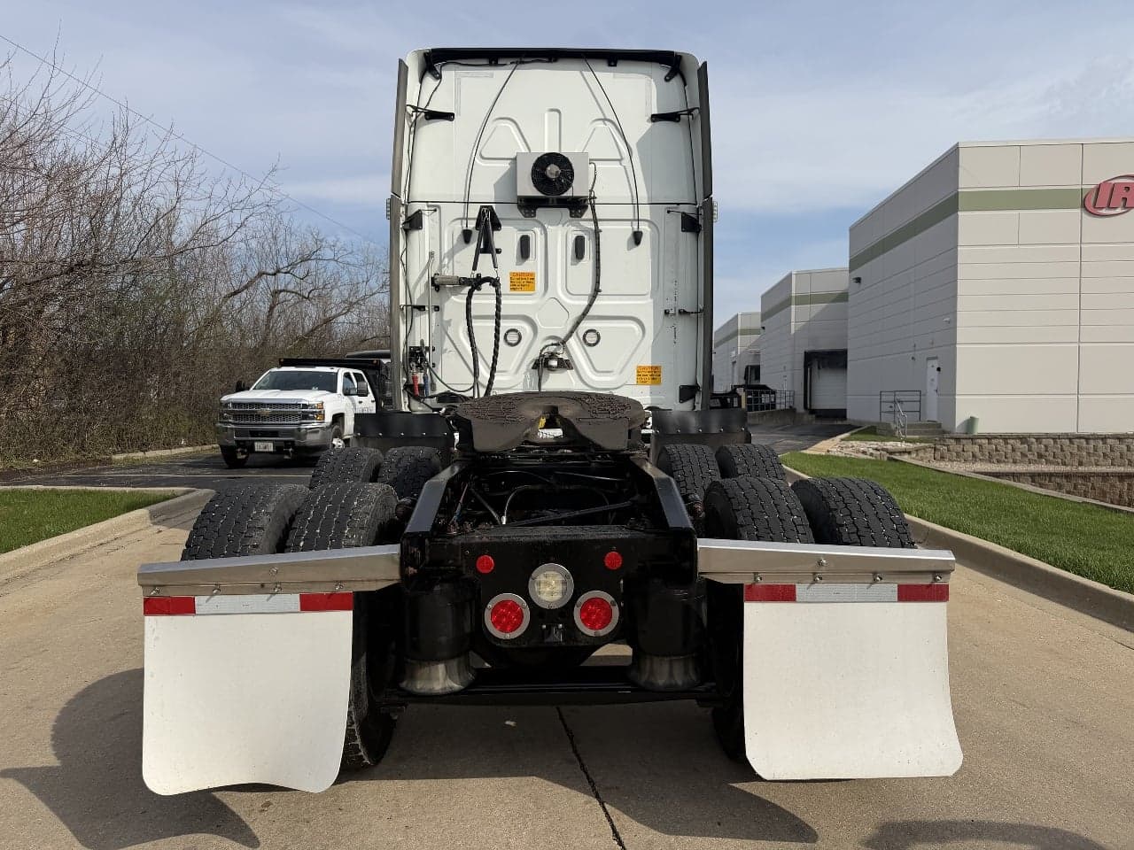 2023 Freightliner Cascadia — photo 11