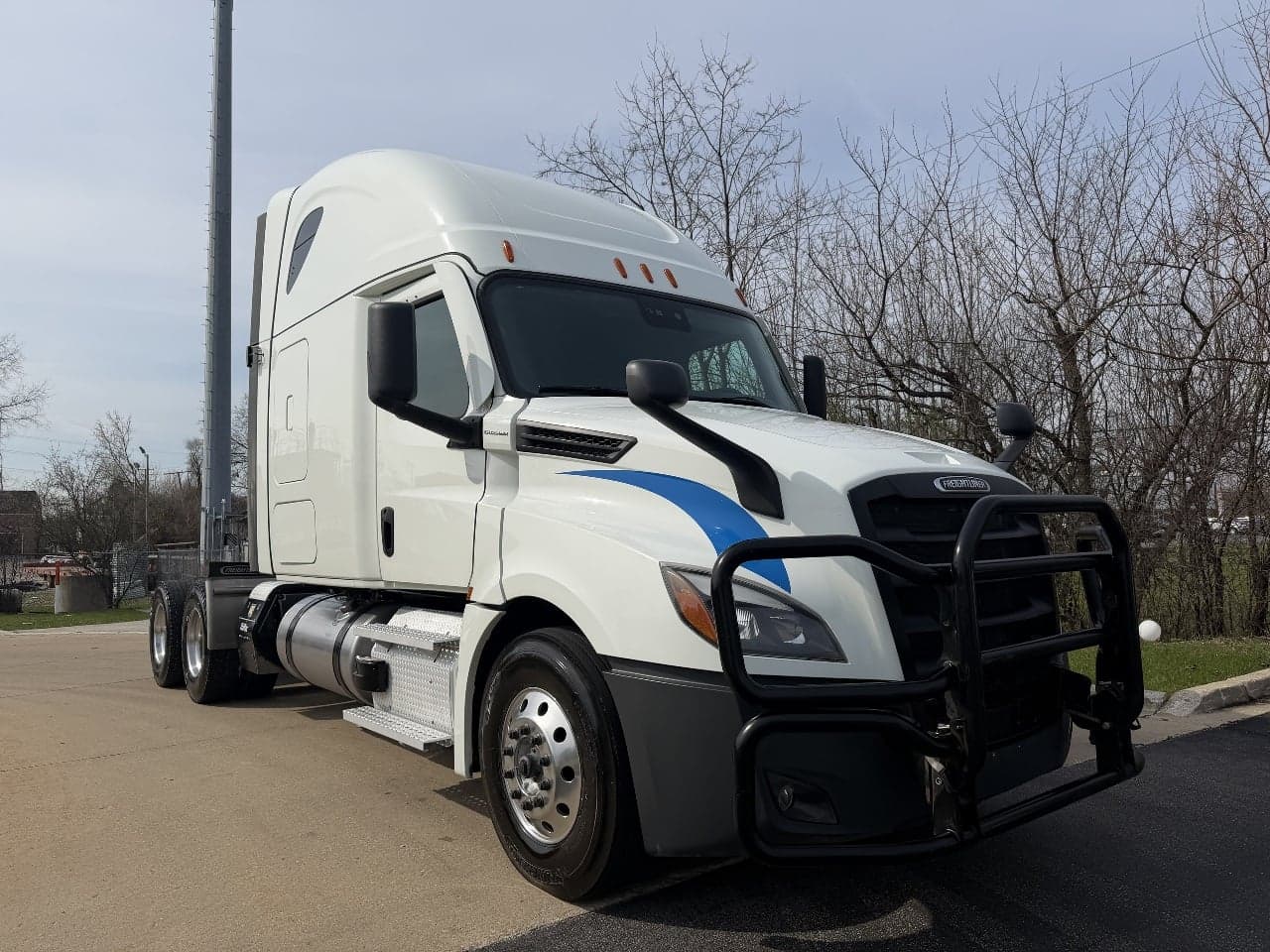2023 Freightliner Cascadia — photo 8