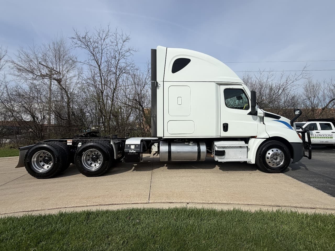 2023 Freightliner Cascadia — photo 3