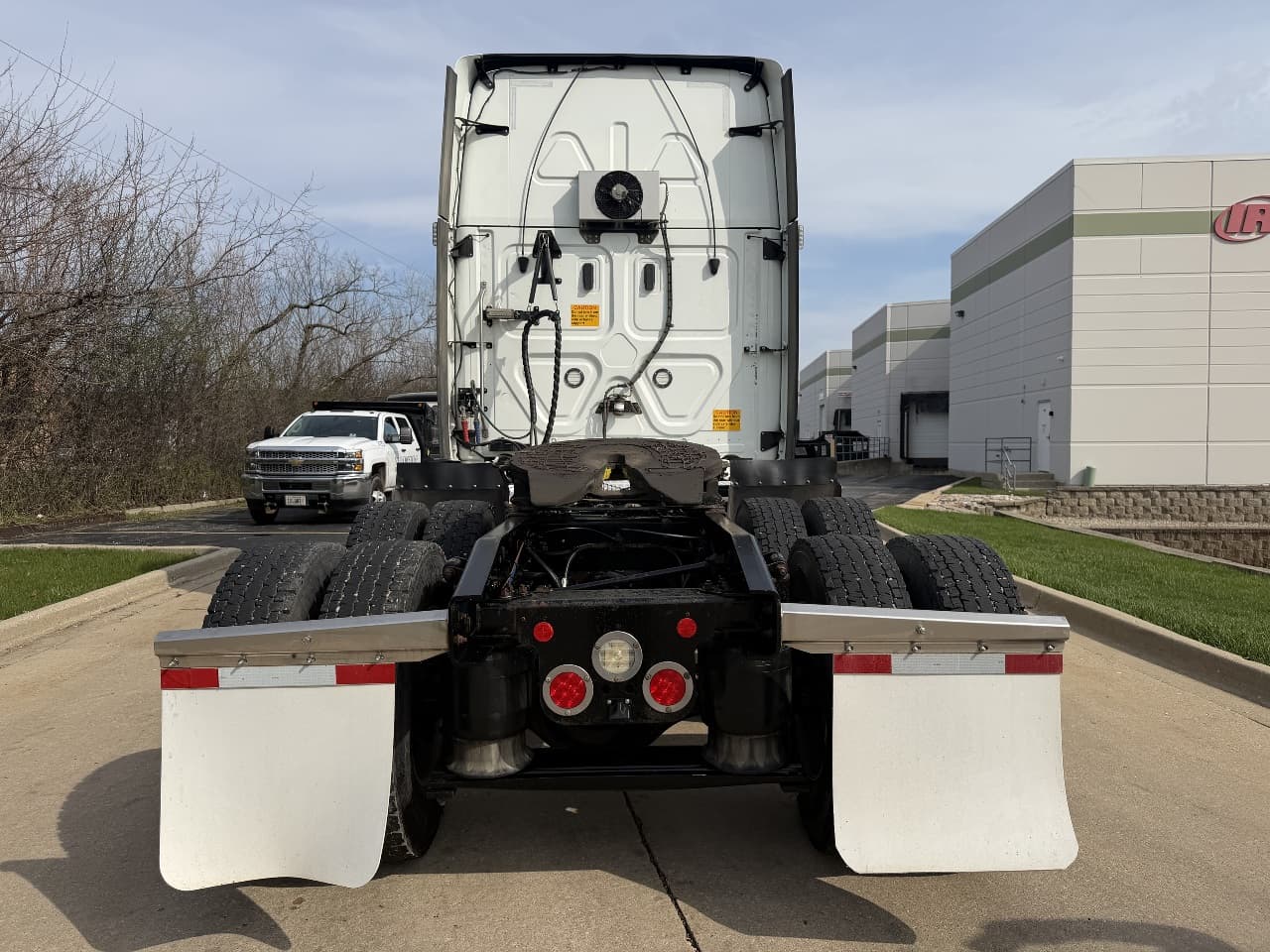 2023 Freightliner Cascadia — photo 6