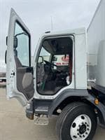 2024 Peterbilt 220EV — photo 4