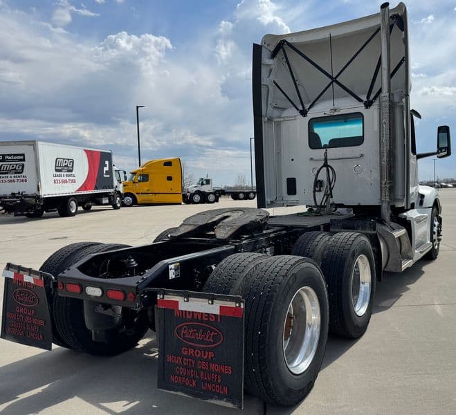 2025 Peterbilt 579 — photo 5