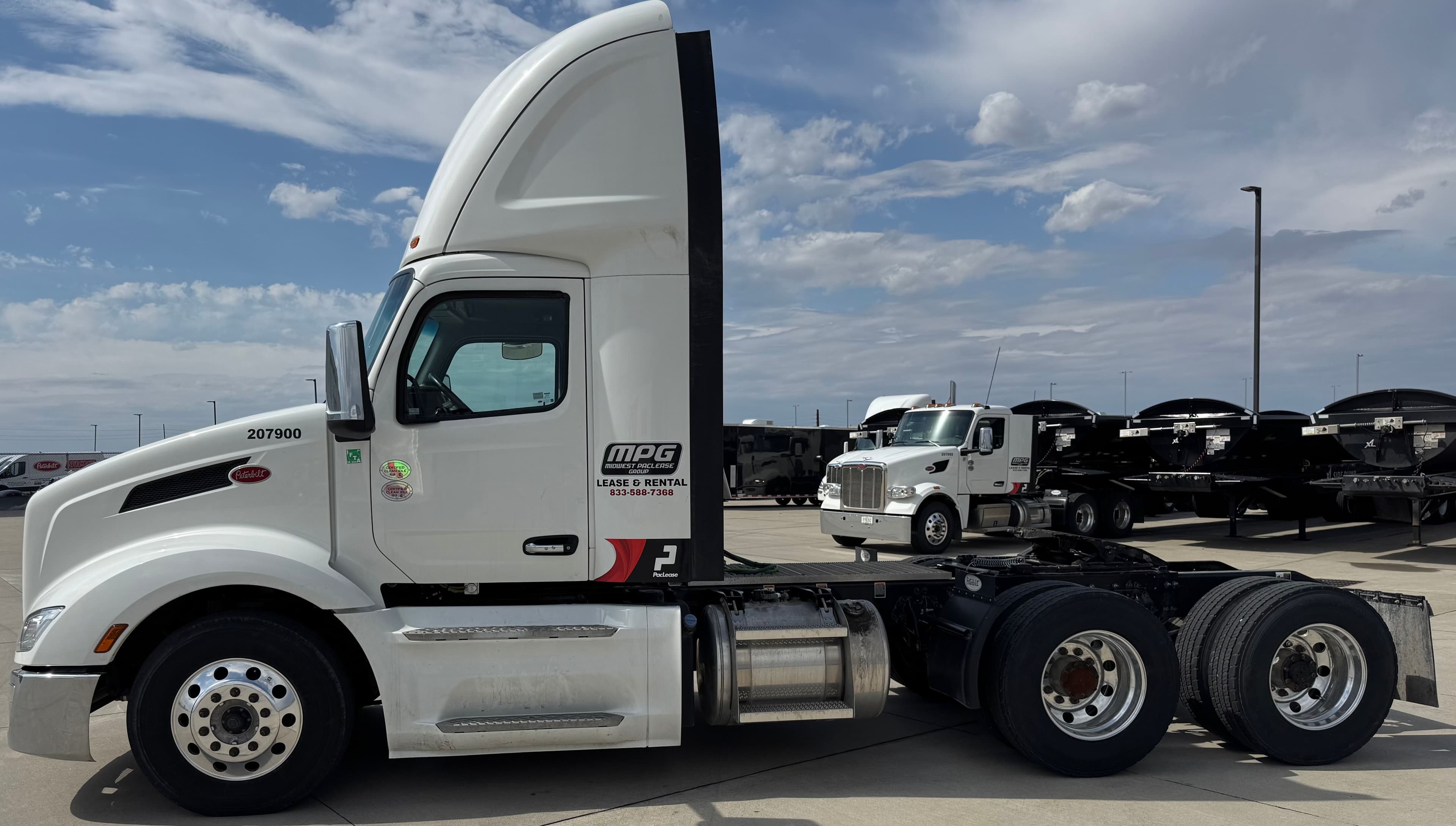 2025 Peterbilt 579 — photo 8