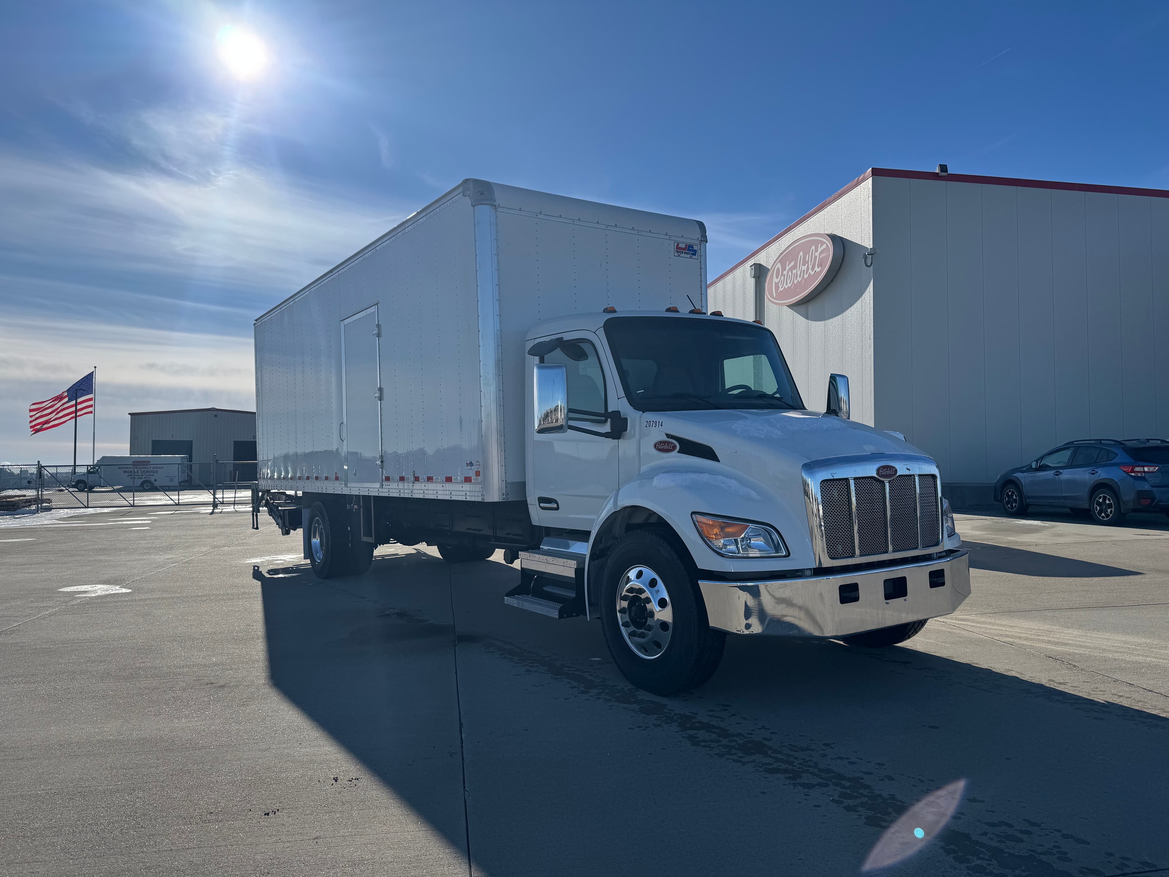 2025 Peterbilt 536 — photo 3