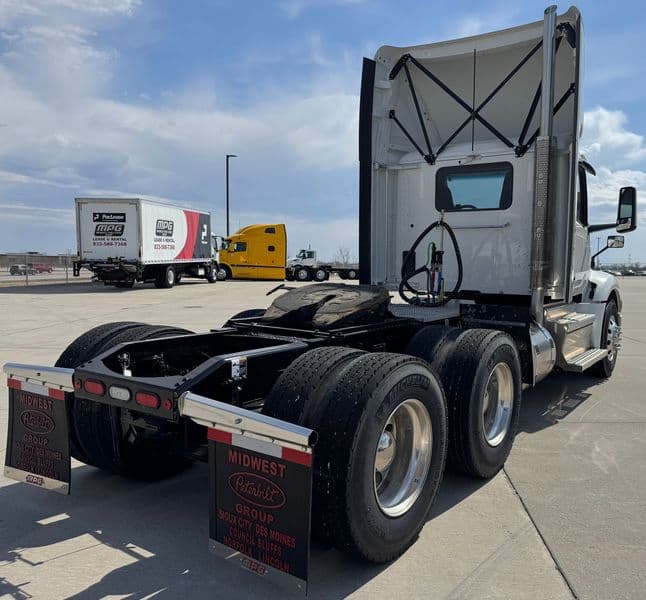 2025 Peterbilt 579 — photo 5