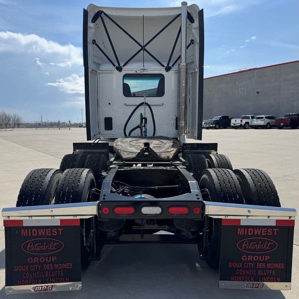 2025 Peterbilt 579 — photo 6