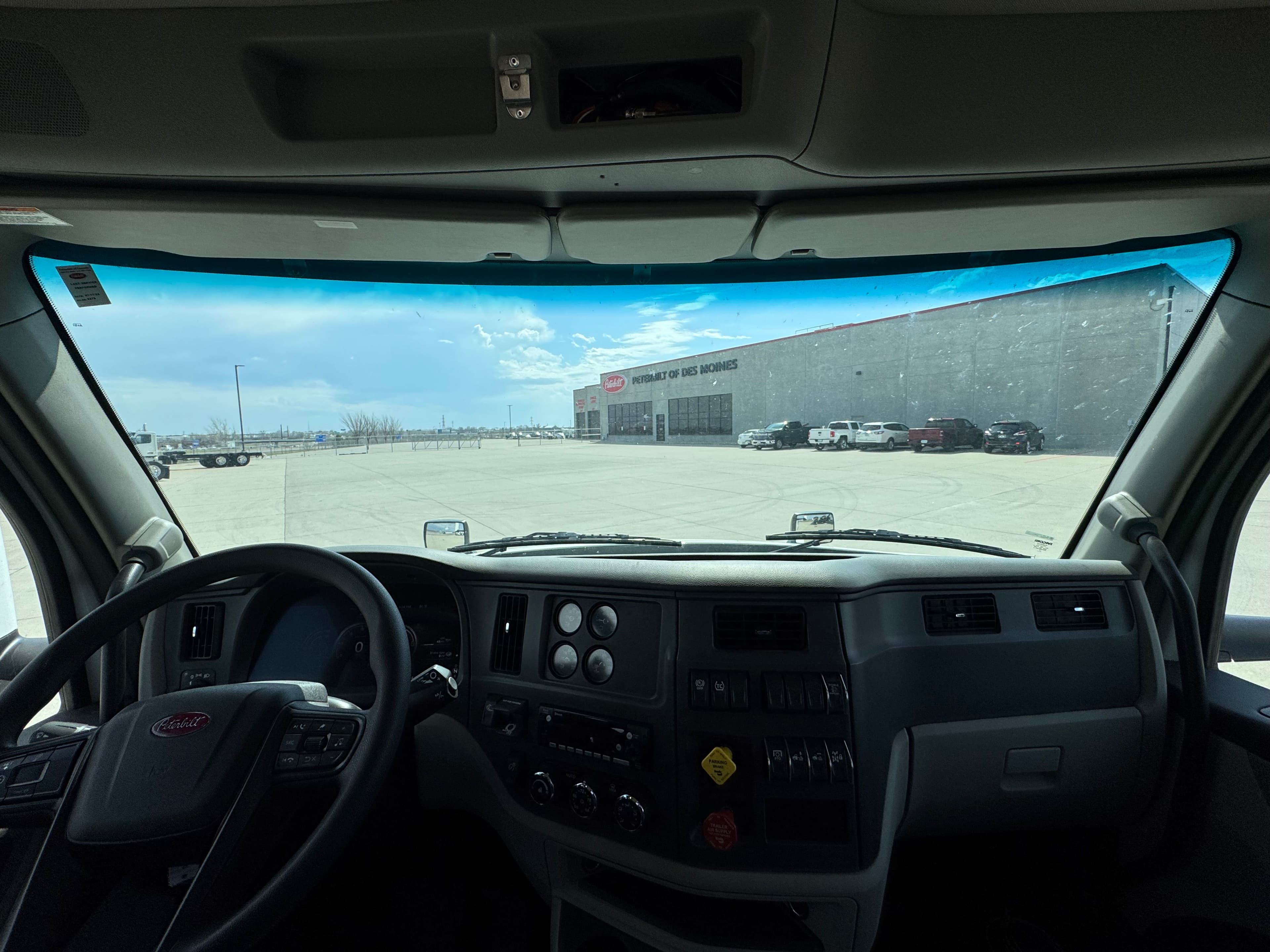 2025 Peterbilt 579 — photo 14