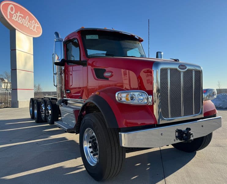 2025 Peterbilt 567 — photo 3