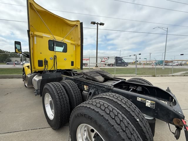 2021 Peterbilt 579 — photo 4