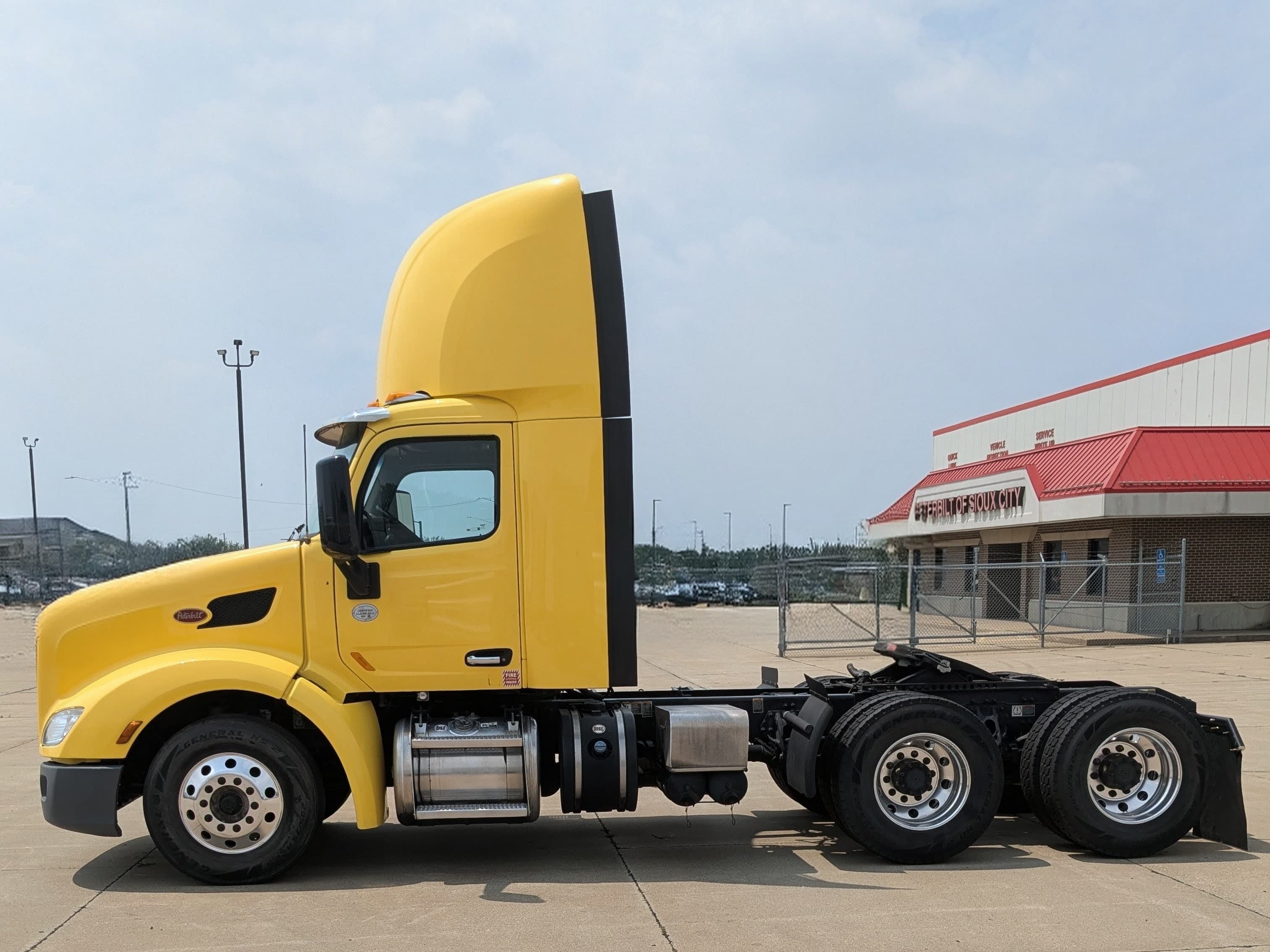 2021 Peterbilt 579 — photo 4