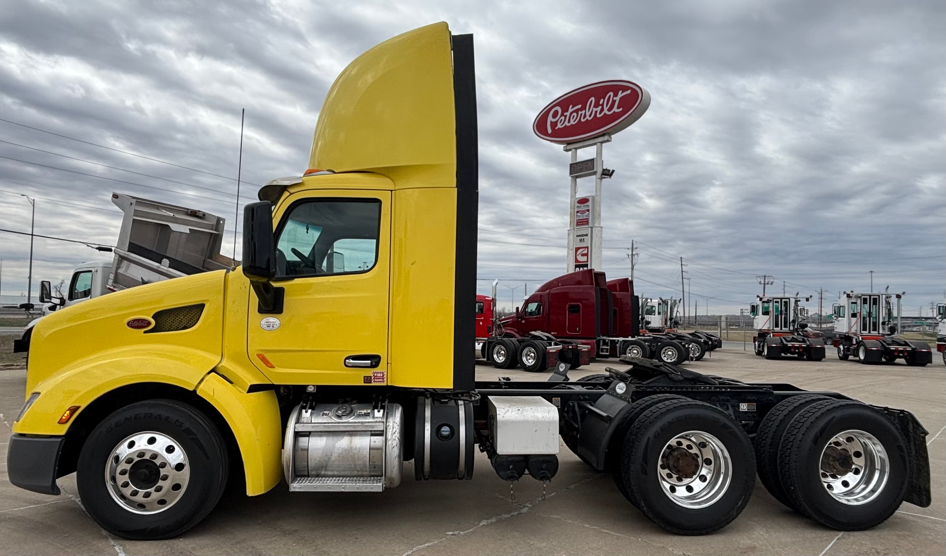2021 Peterbilt 579 — photo 3