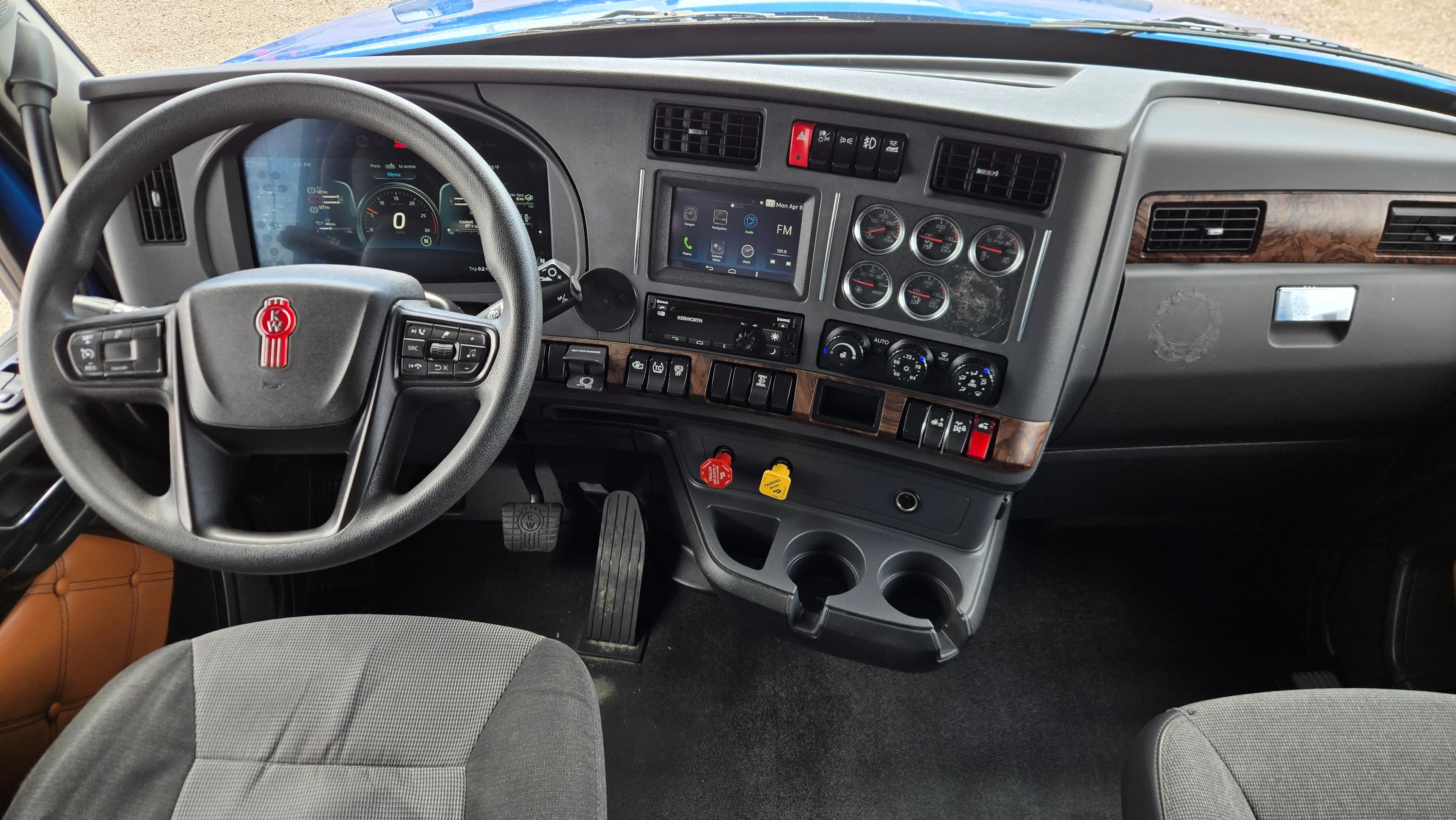 2023 Kenworth T880 — photo 10