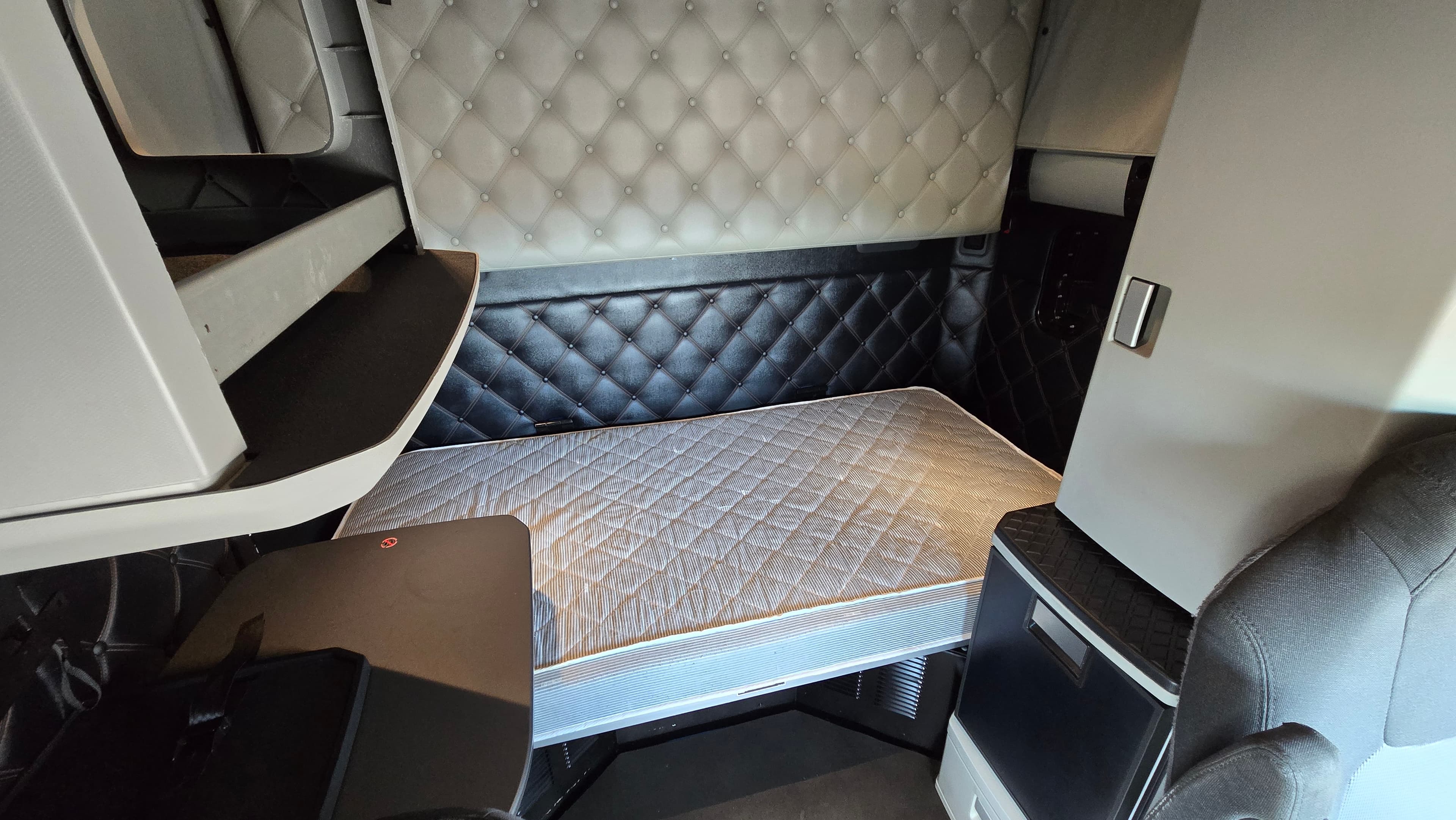 2023 Kenworth T880 — photo 12