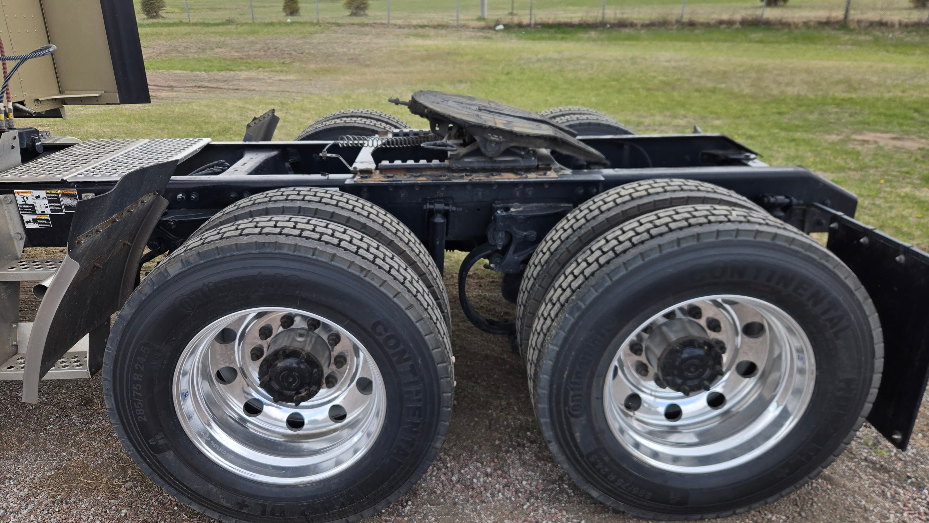 2023 Kenworth T880 — photo 3