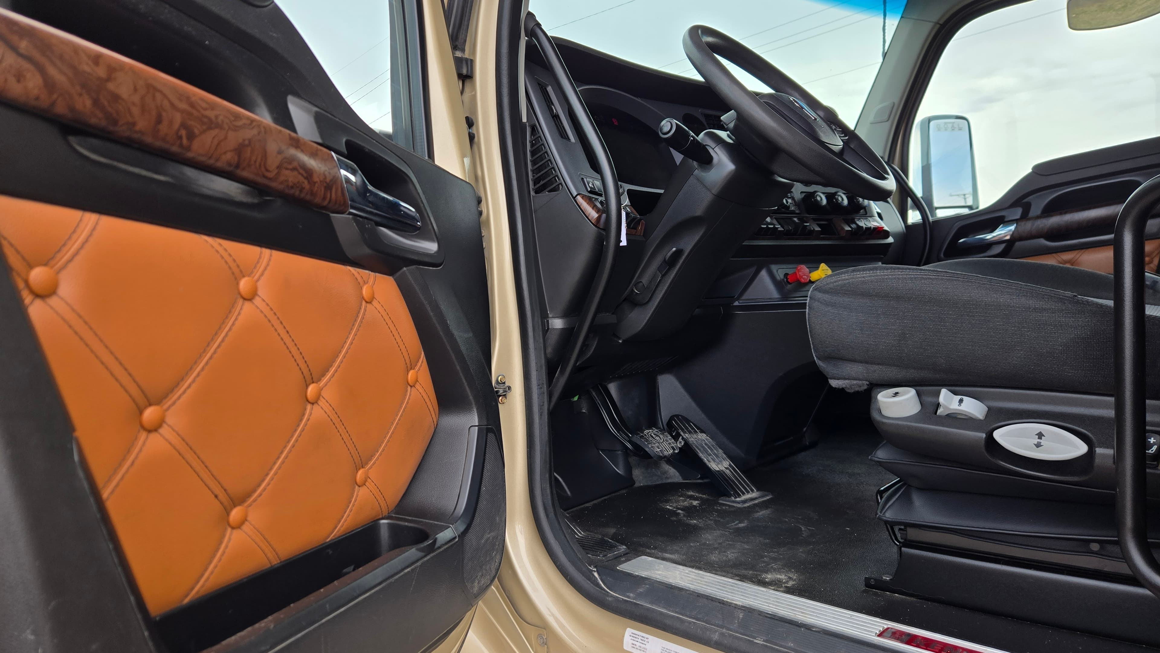 2023 Kenworth T880 — photo 7