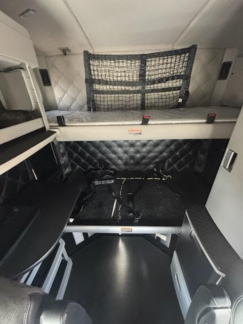 2023 Kenworth T880 — photo 4