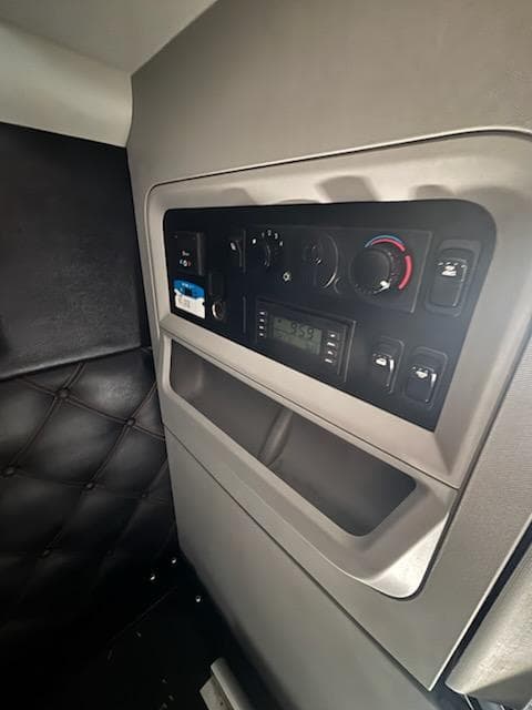 2023 Kenworth T880 — photo 5