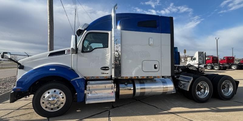 2023 Kenworth T880 — photo 8