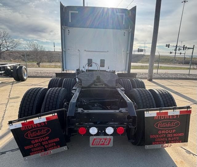 2023 Kenworth T880 — photo 10