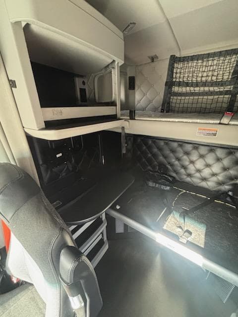 2023 Kenworth T880 — photo 15