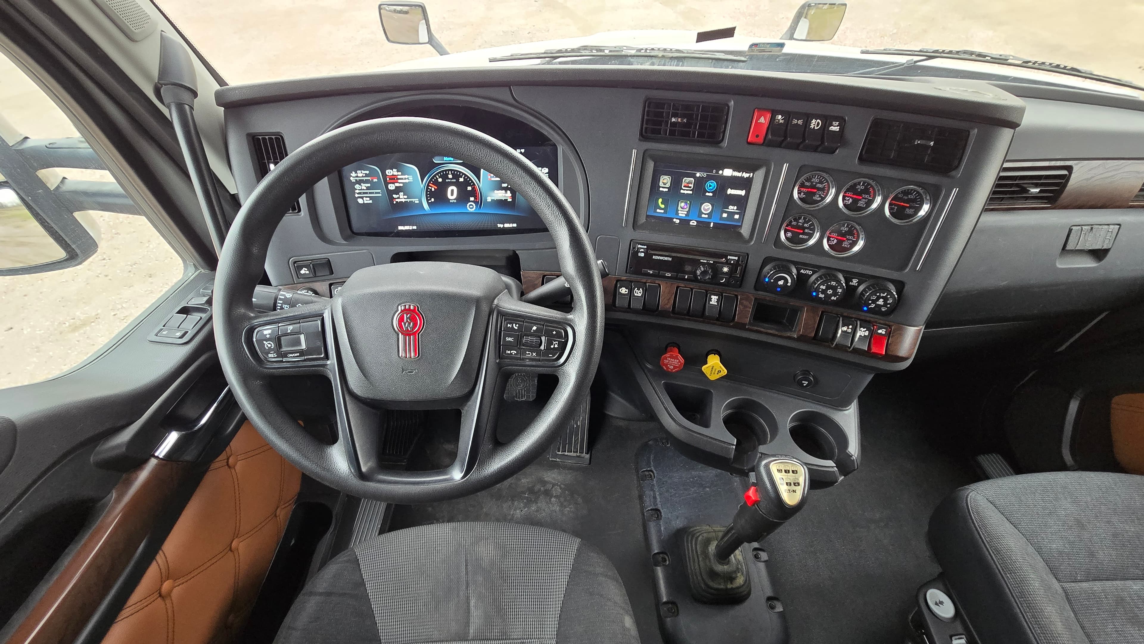 2023 Kenworth T880 — photo 8