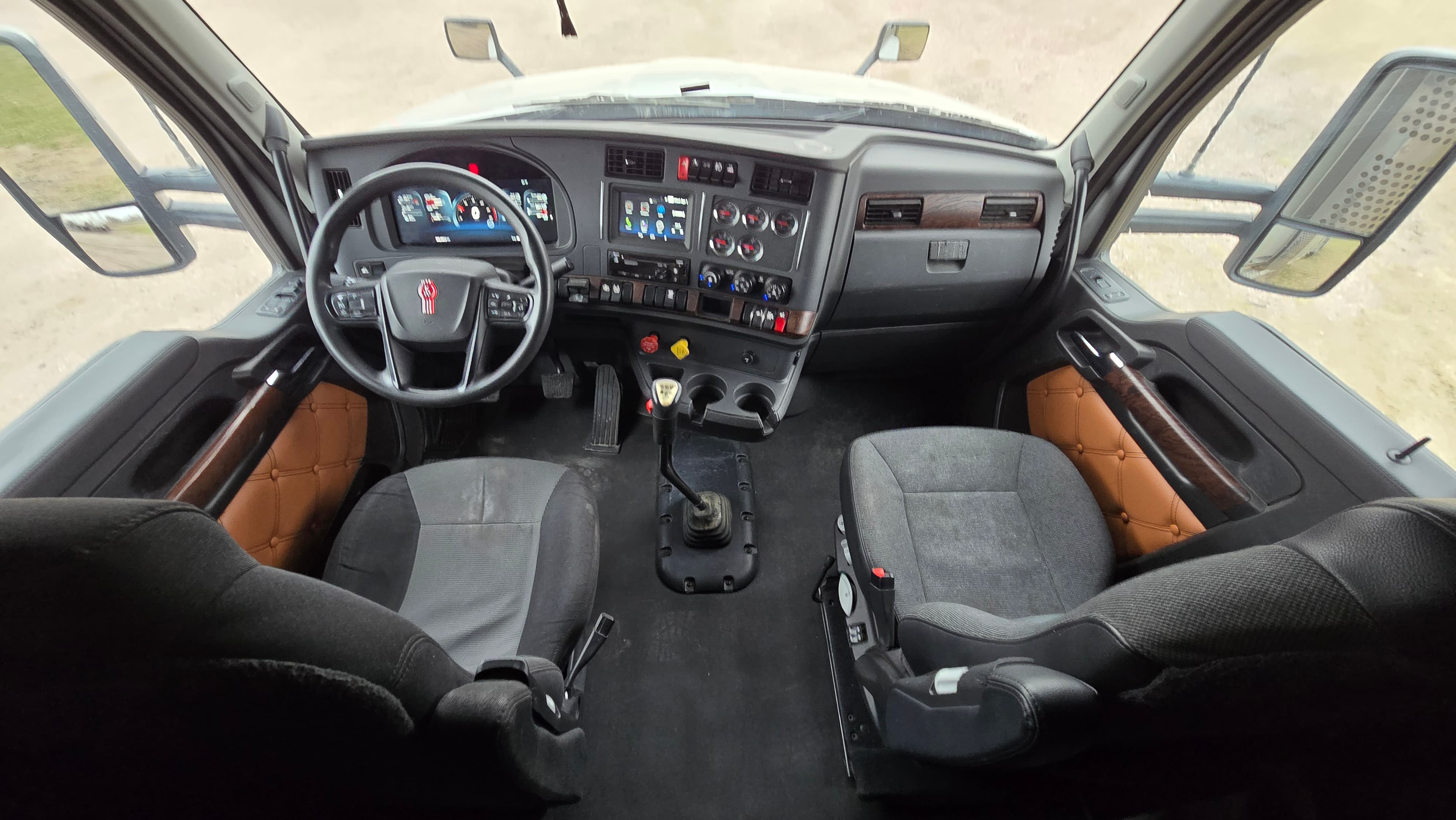 2023 Kenworth T880 — photo 9