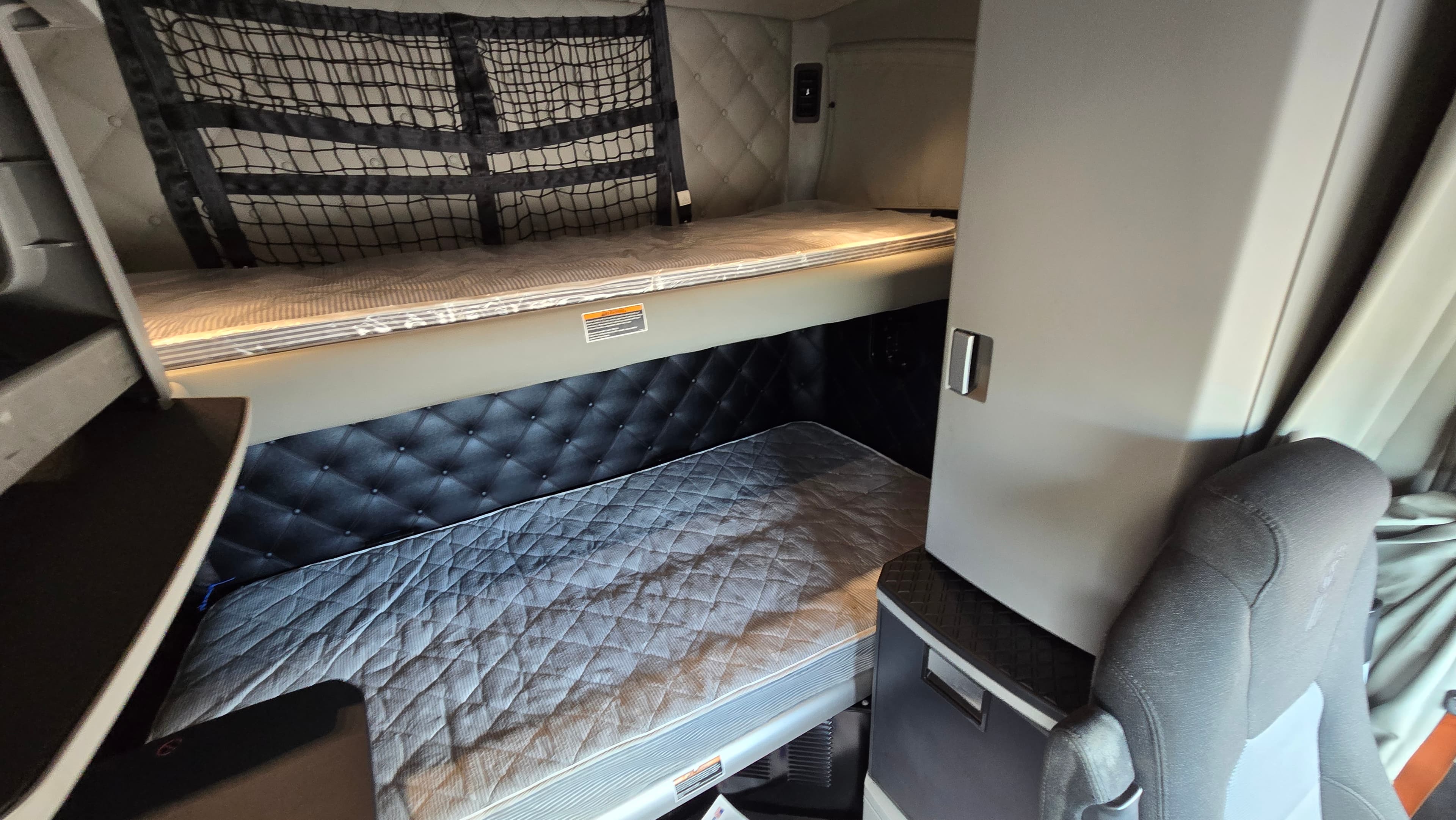 2023 Kenworth T880 — photo 11