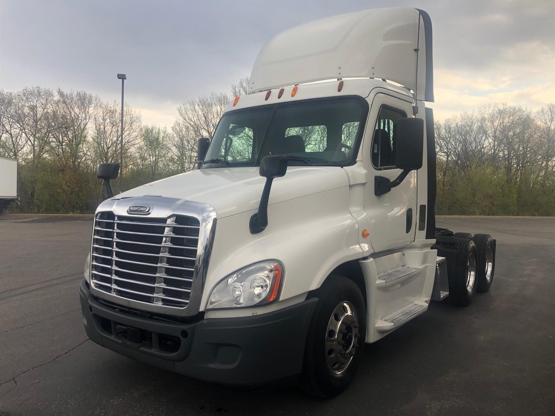 2014 Freightliner Cascadia — photo 2