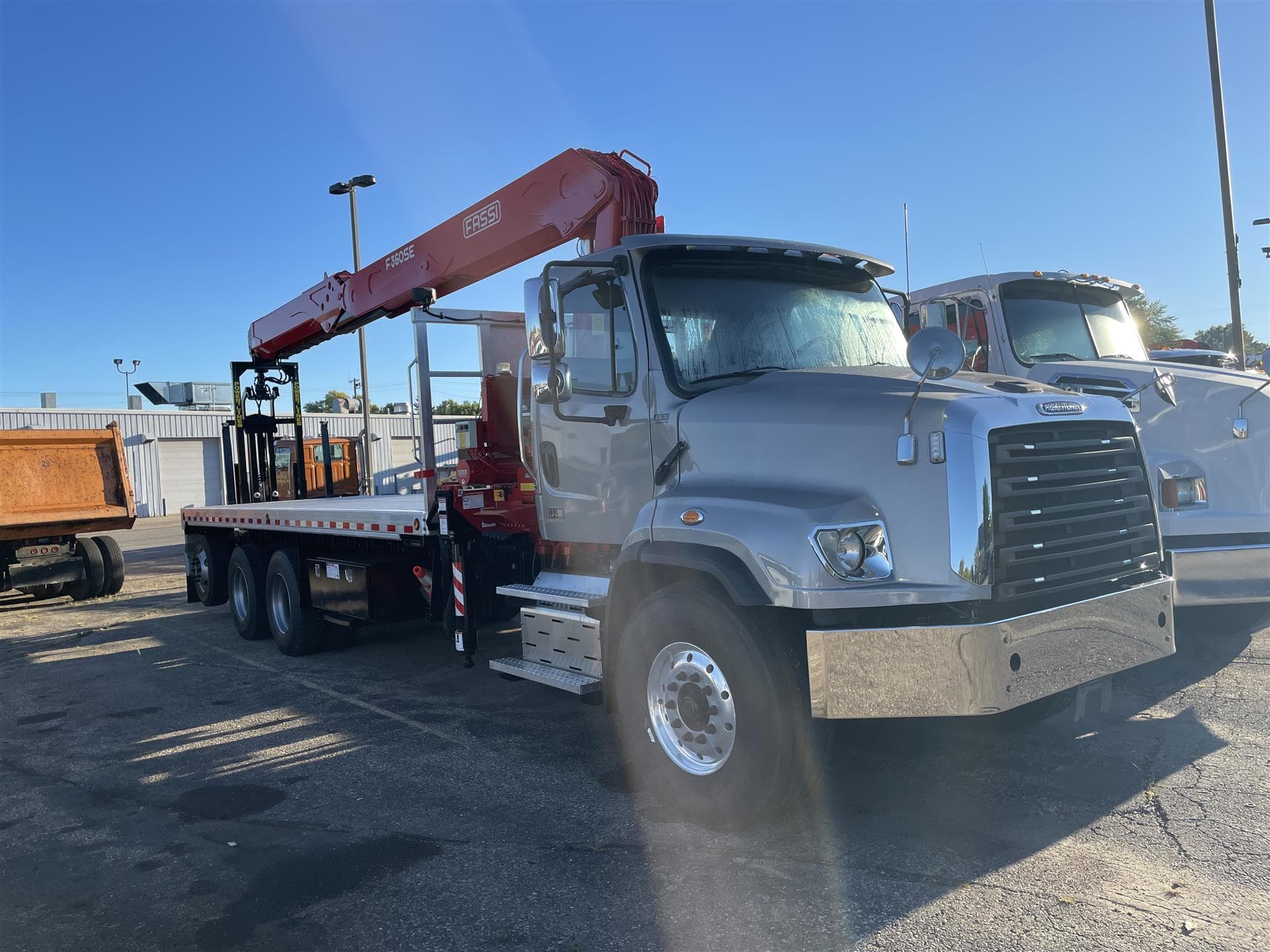 2016 Freightliner 114SD — photo 12