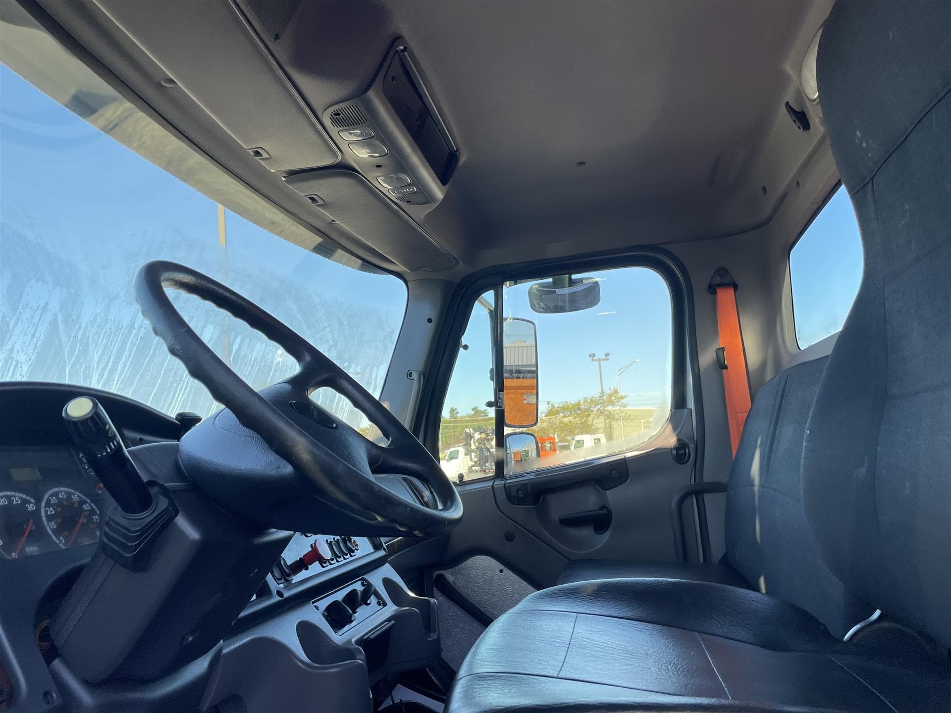 2014 Freightliner 114SD — photo 6