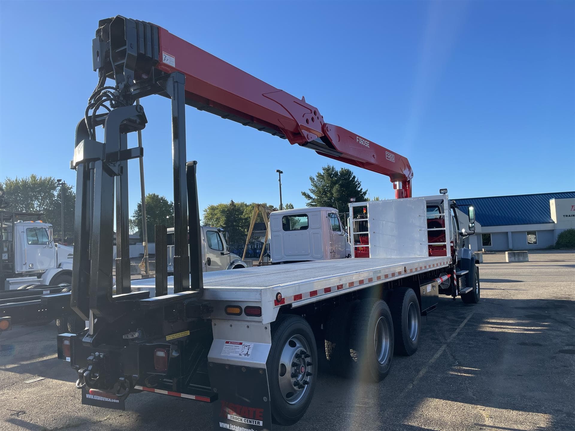 2014 Freightliner 114SD — photo 3