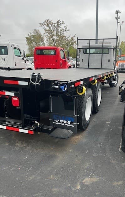 2012 Freightliner M2 106 — photo 4