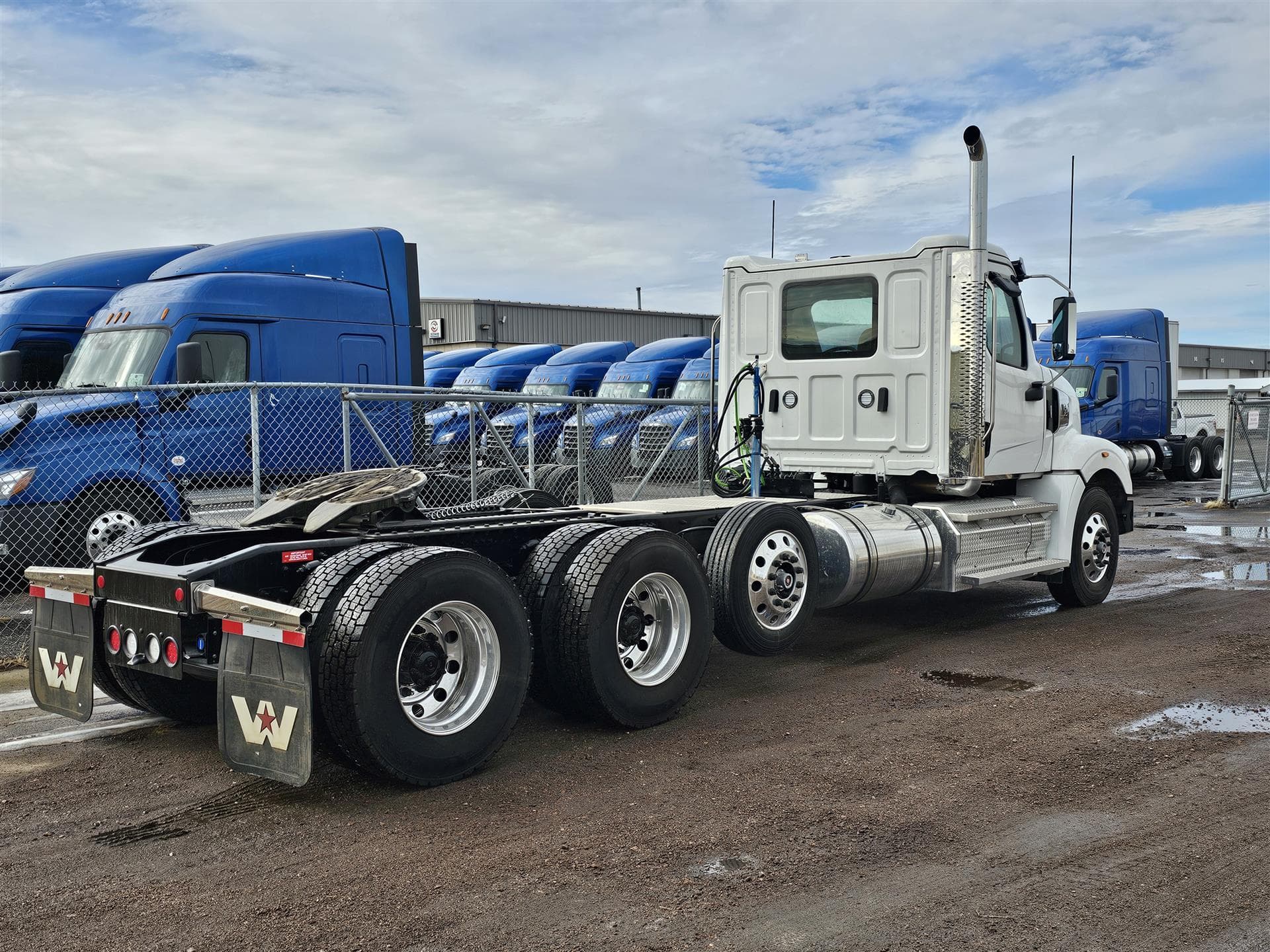 2025 Western Star 49X — photo 3