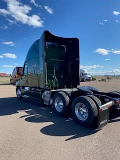 2025 Freightliner Cascadia — photo 4