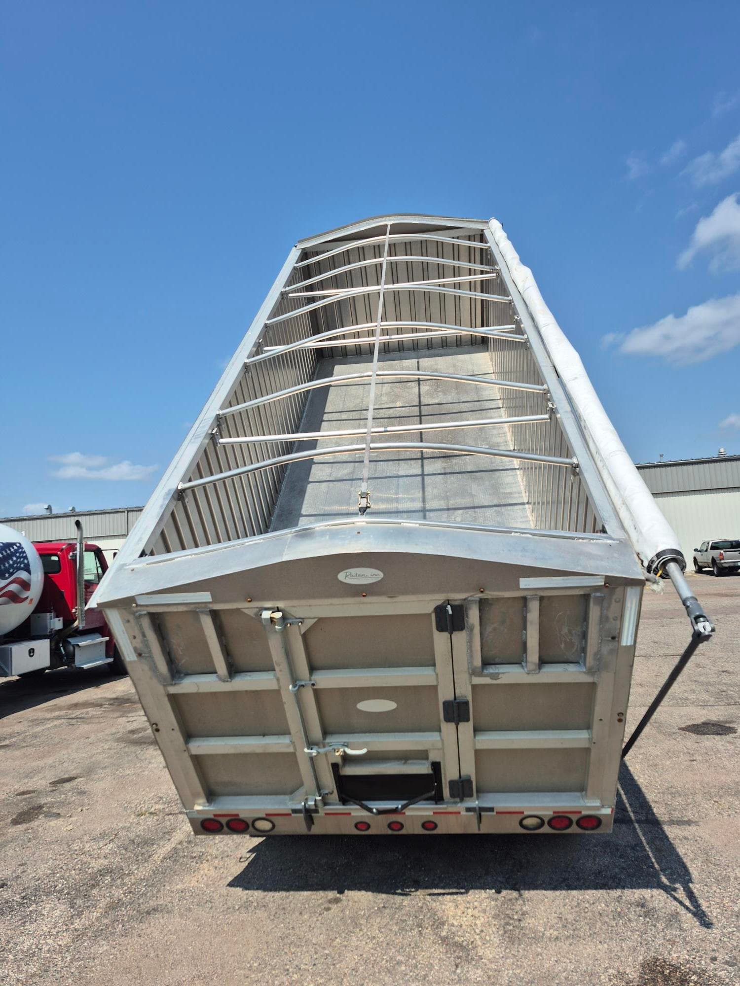 2013 Freightliner Cascadia — photo 10